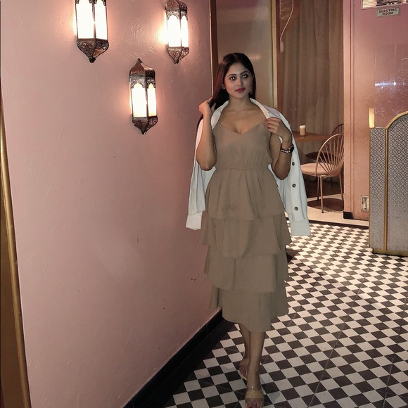 Skin colour ruffle dress - Picture 2 of 3